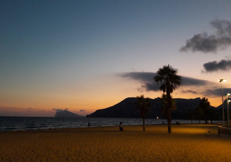 Calpe zandstrand by night